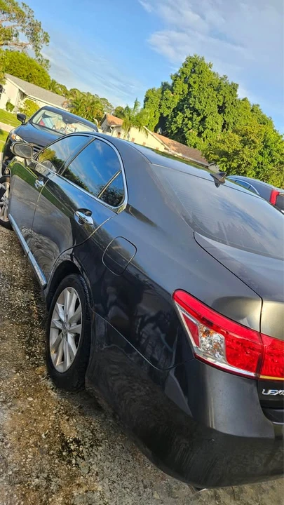 2010 Lexus ES 4th Gen - Image 5 of 20