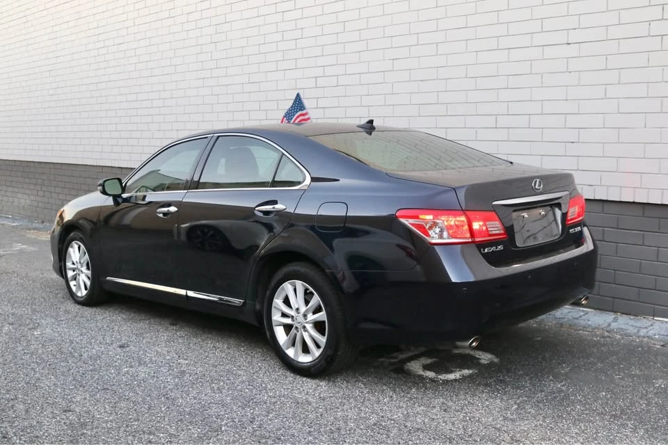 2010 Lexus ES 5th Gen - Image 4 of 19