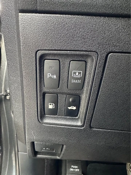 2010 Lexus ES 4th Gen - Image 16 of 20