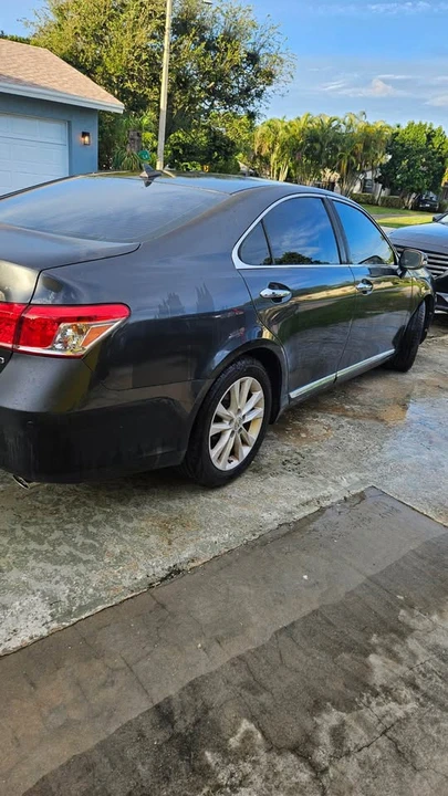 2010 Lexus ES 4th Gen - Image 4 of 20
