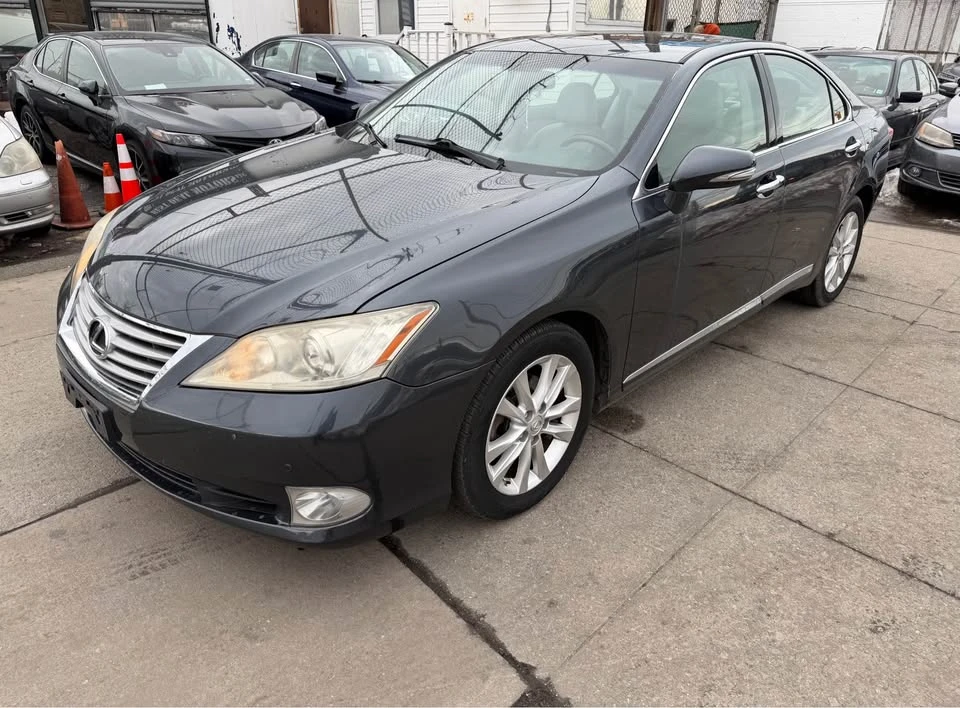 2010 Lexus ES 4th Gen - Image 3 of 15