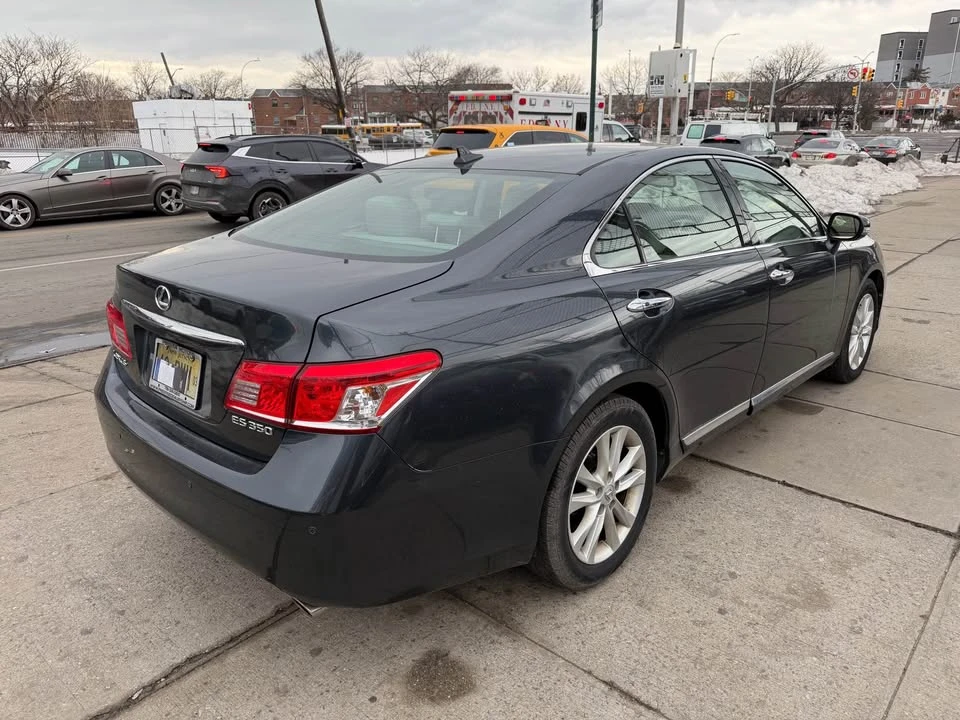 2010 Lexus ES 4th Gen - Image 6 of 15