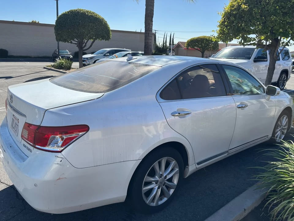 2010 Lexus ES 5th Gen - Image 4 of 12