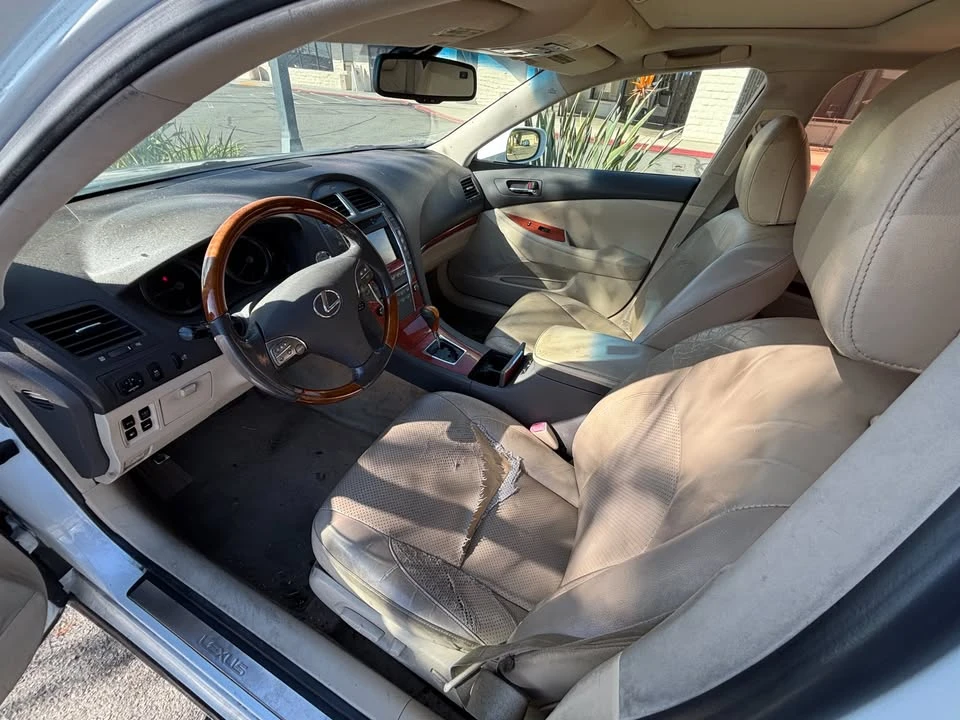 2010 Lexus ES 5th Gen - Image 5 of 12