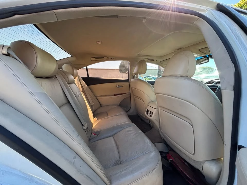 2010 Lexus ES 5th Gen - Image 9 of 12