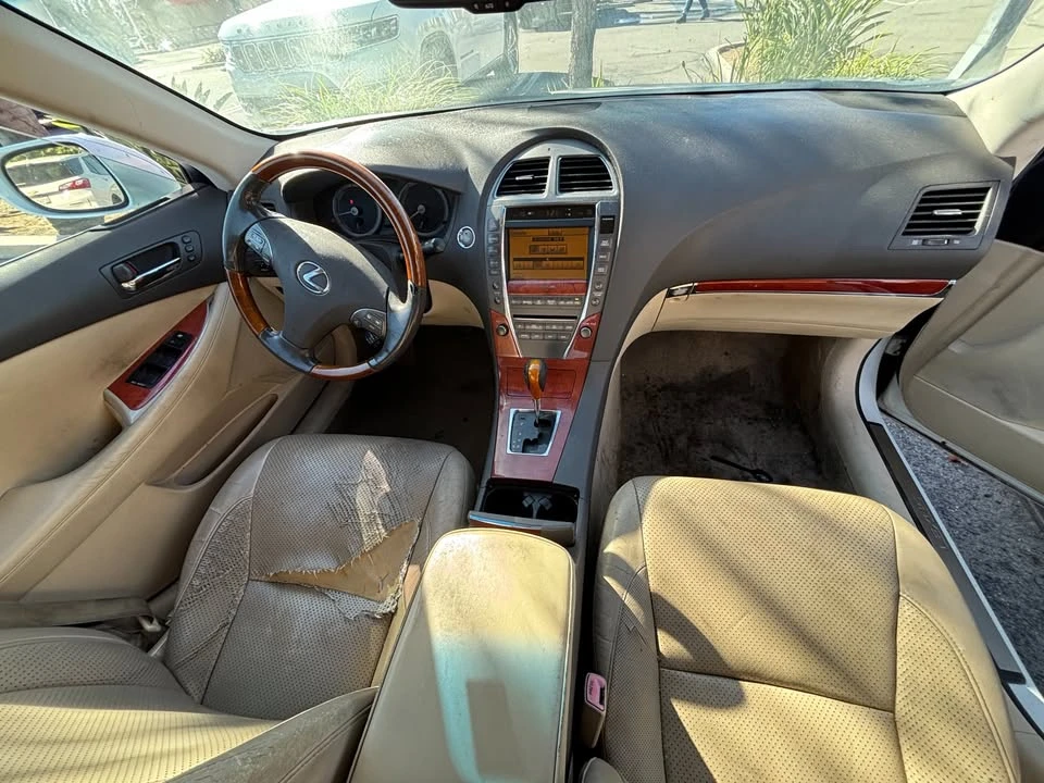 2010 Lexus ES 5th Gen - Image 7 of 12