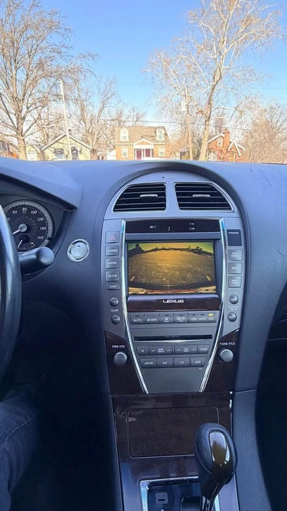 2010 Lexus ES 5th Gen - Image 11 of 14