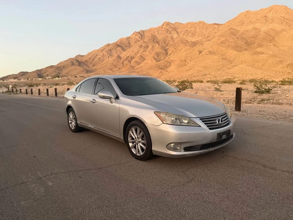 2010 Lexus ES 5th Gen - Image 5 of 18