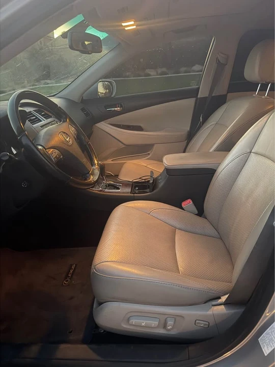 2010 Lexus ES 5th Gen - Image 10 of 18
