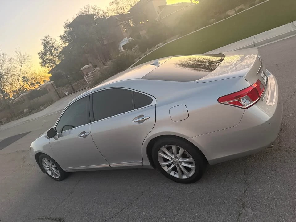 2010 Lexus ES 5th Gen - Image 7 of 18