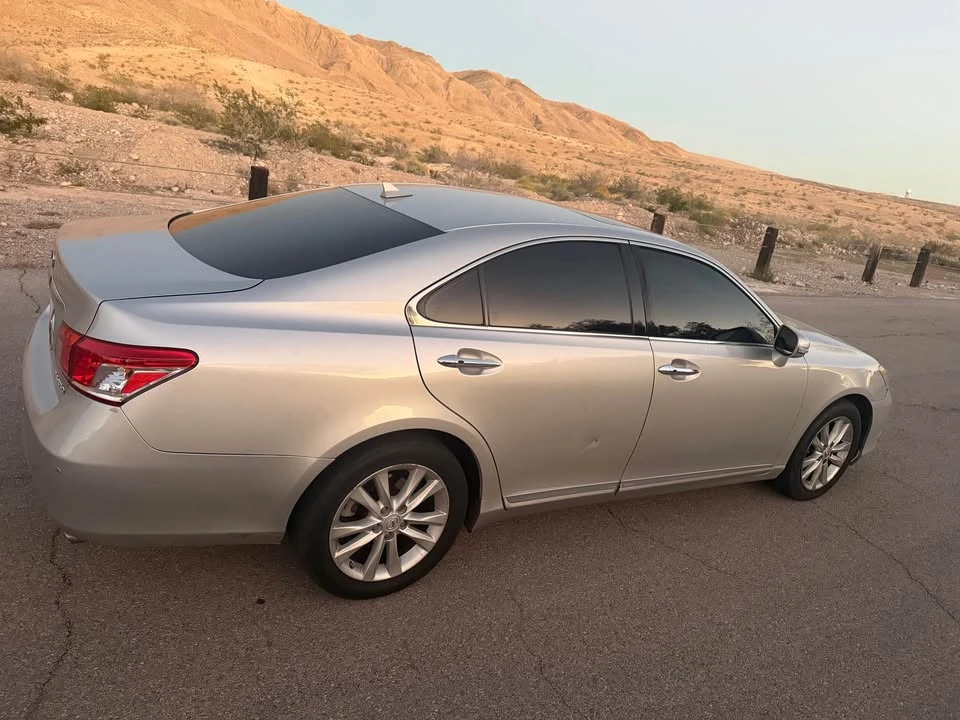 2010 Lexus ES 5th Gen - Image 8 of 18