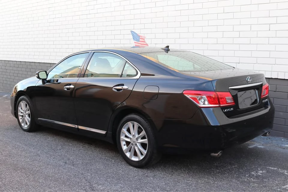 2010 Lexus ES 5th Gen - Image 4 of 19