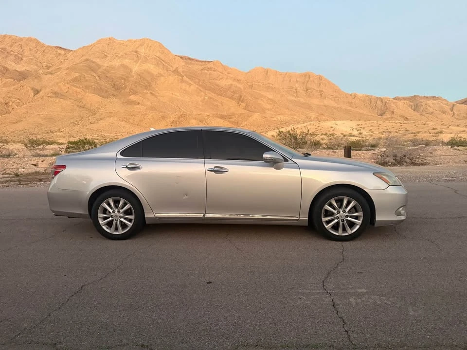 2010 Lexus ES 5th Gen - Image 4 of 18
