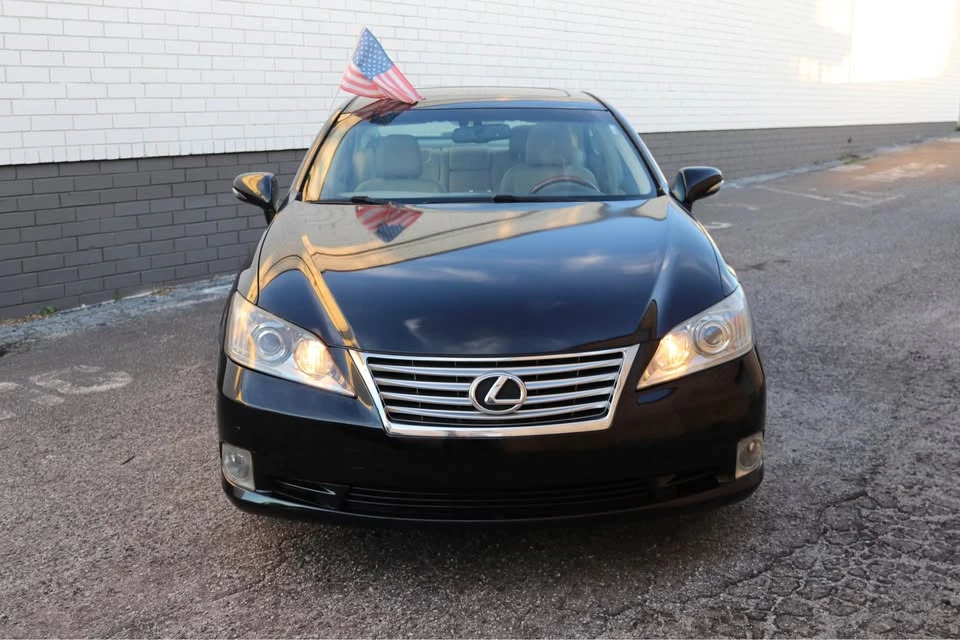 2010 Lexus ES 5th Gen - Image 2 of 19