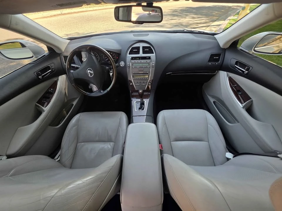 2010 Lexus ES 5th Gen - Image 12 of 14