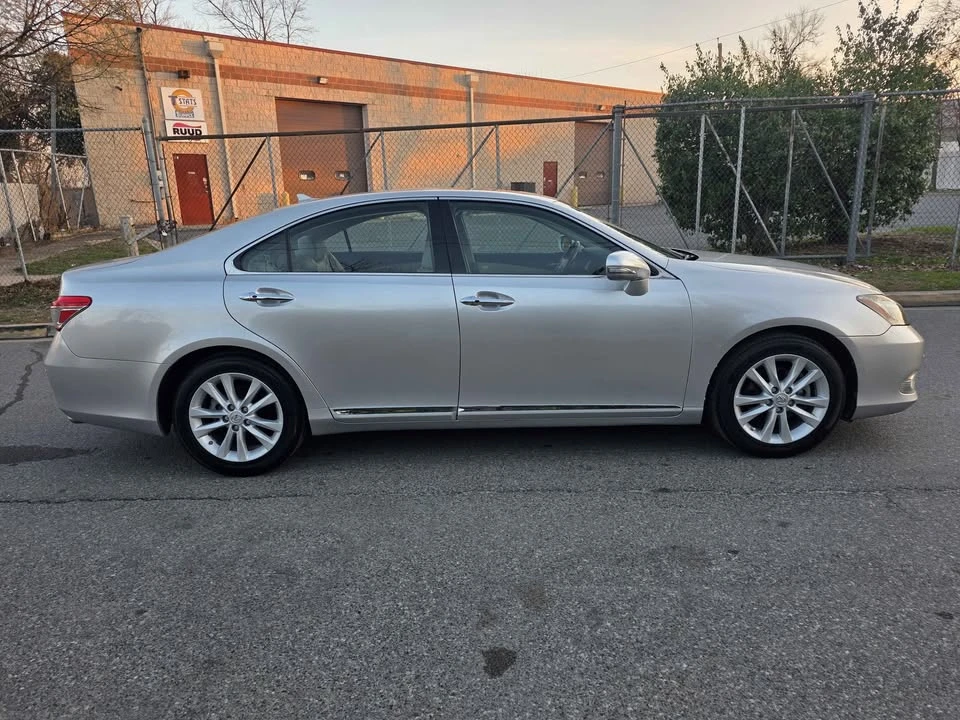 2010 Lexus ES 5th Gen - Image 6 of 12