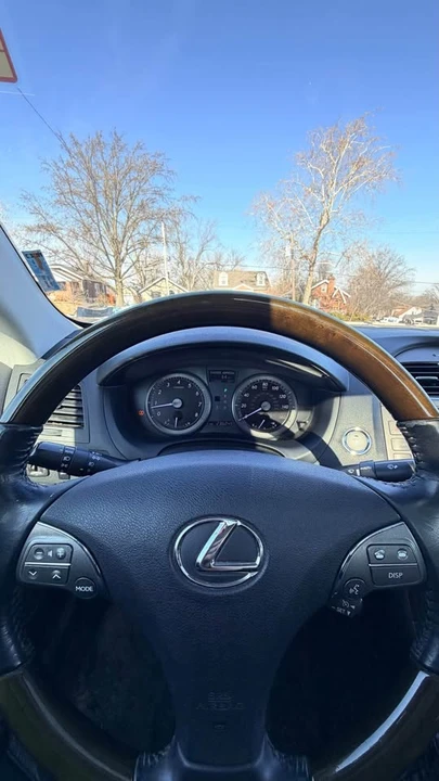 2010 Lexus ES 5th Gen - Image 10 of 18