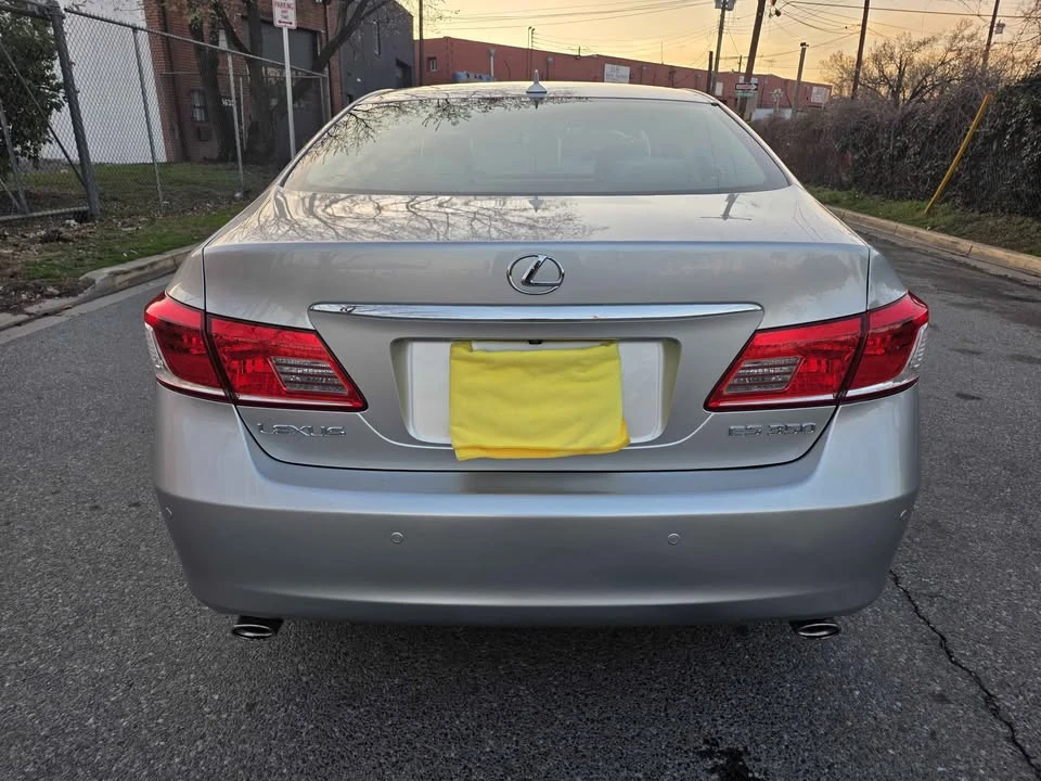 2010 Lexus ES 5th Gen - Image 12 of 12