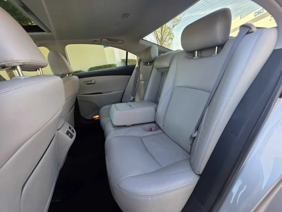 2010 Lexus ES 5th Gen - Image 13 of 14