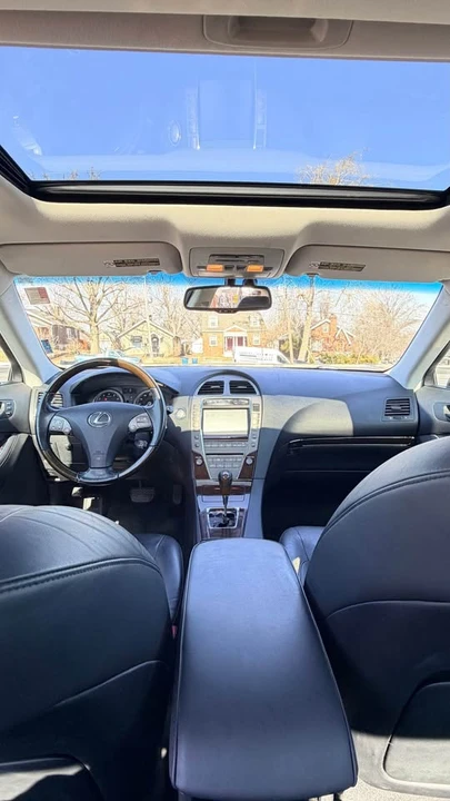 2010 Lexus ES 5th Gen - Image 17 of 18