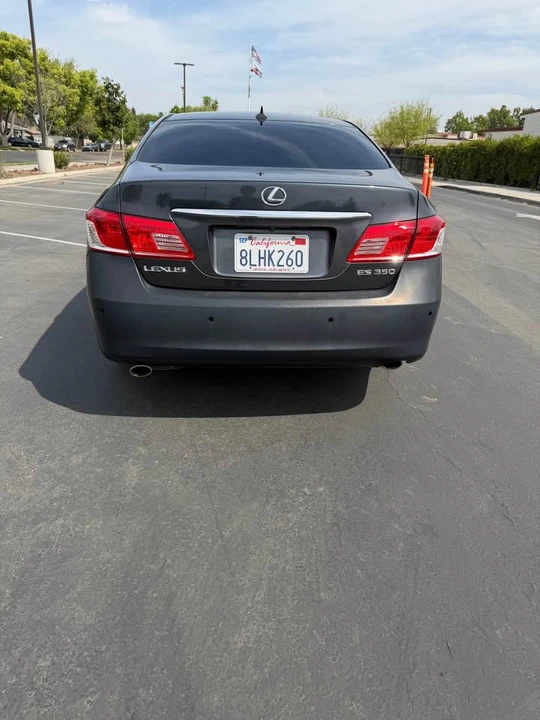 2010 Lexus ES 5th Gen - Image 4 of 12