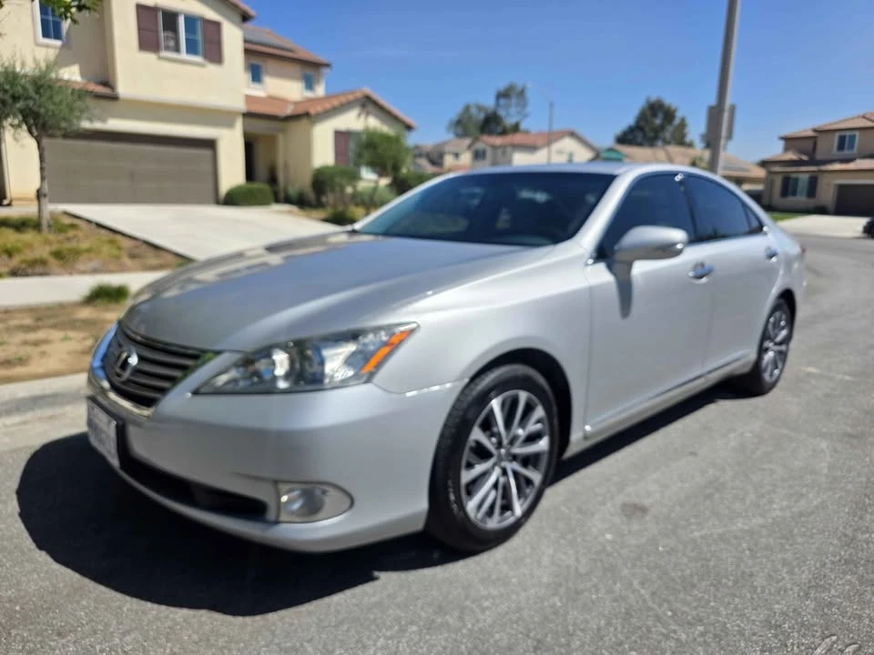 2010 Lexus ES 5th Gen - Image 2 of 14