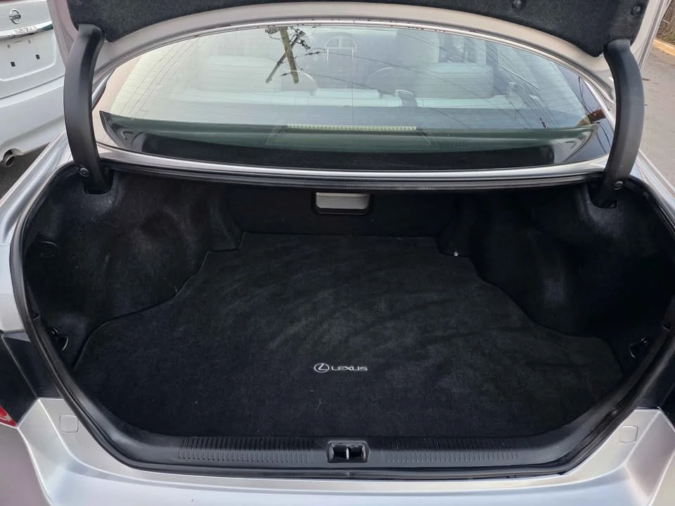 2010 Lexus ES 5th Gen - Image 10 of 12