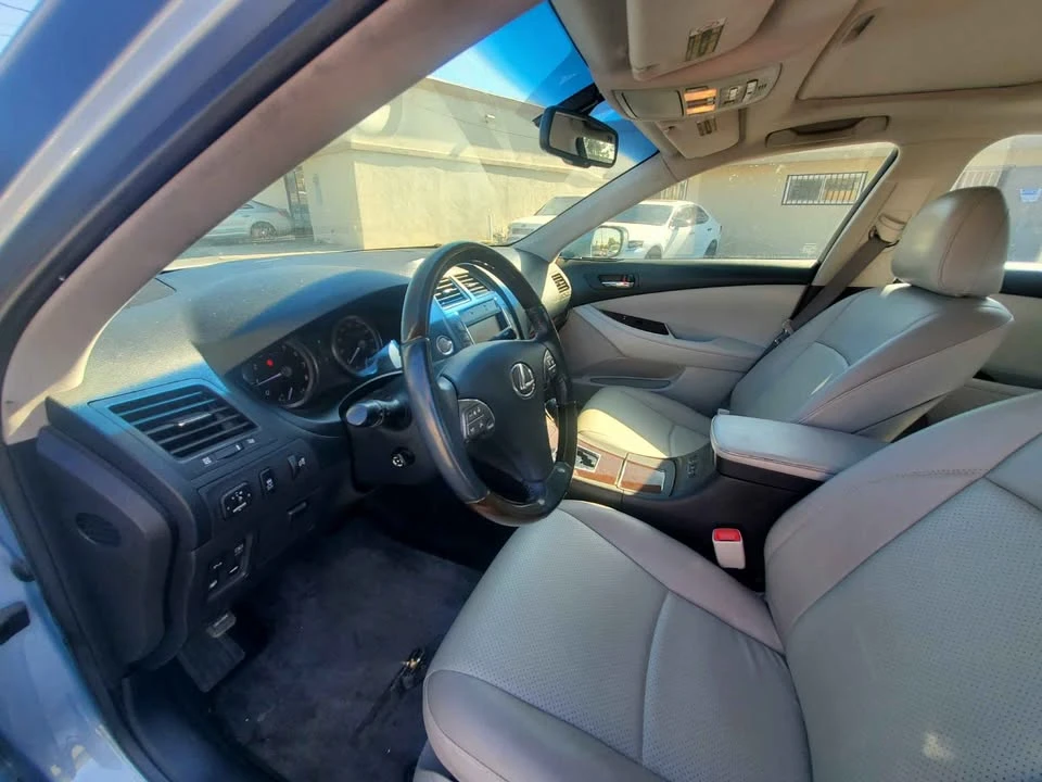 2010 Lexus ES 5th Gen - Image 19 of 20