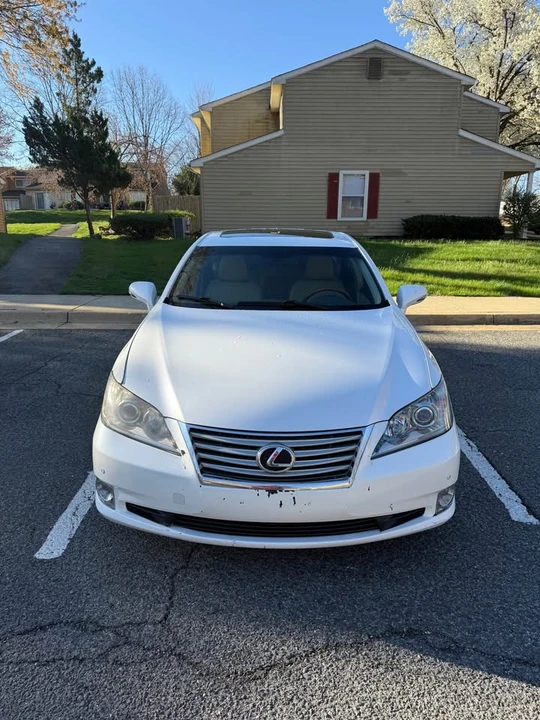 2010 Lexus ES 5th Gen - Image 3 of 19