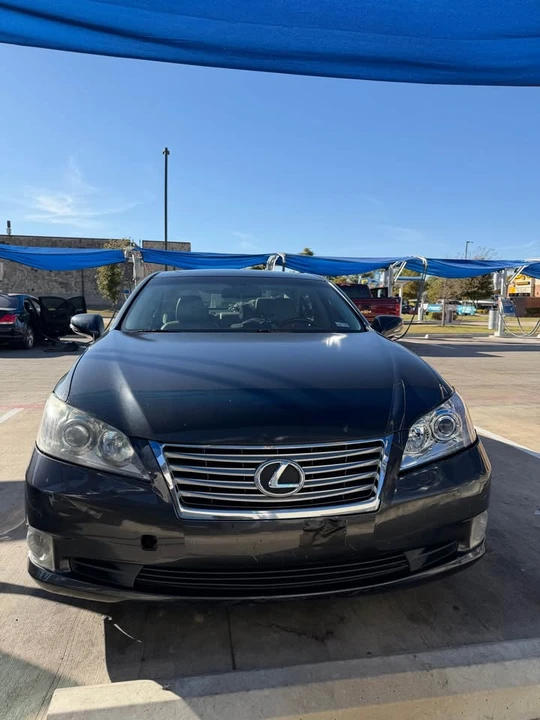 2010 Lexus ES 5th Gen - Image 2 of 9