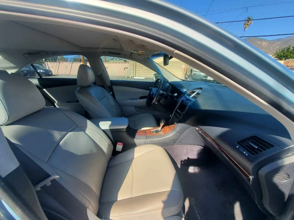 2010 Lexus ES 5th Gen - Image 10 of 20