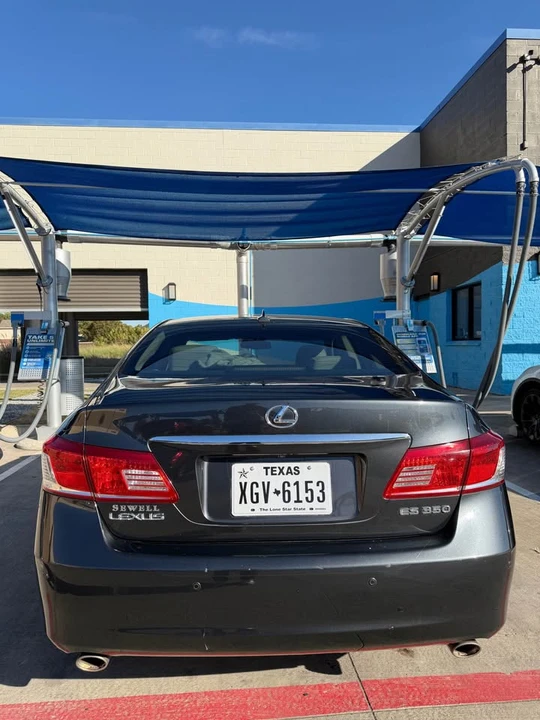 2010 Lexus ES 5th Gen - Image 3 of 9