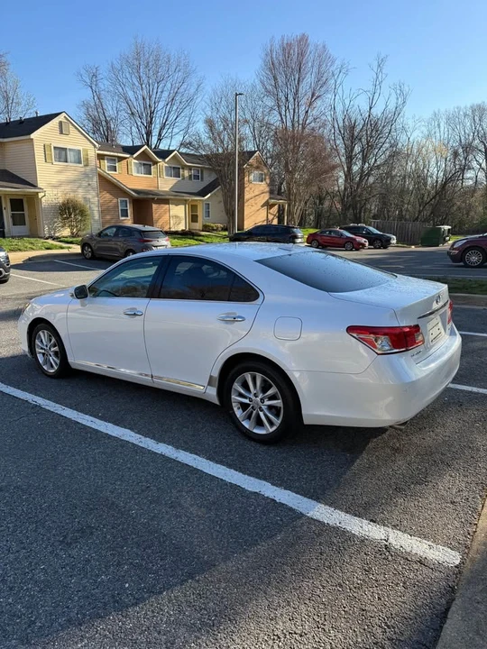 2010 Lexus ES 5th Gen - Image 14 of 19