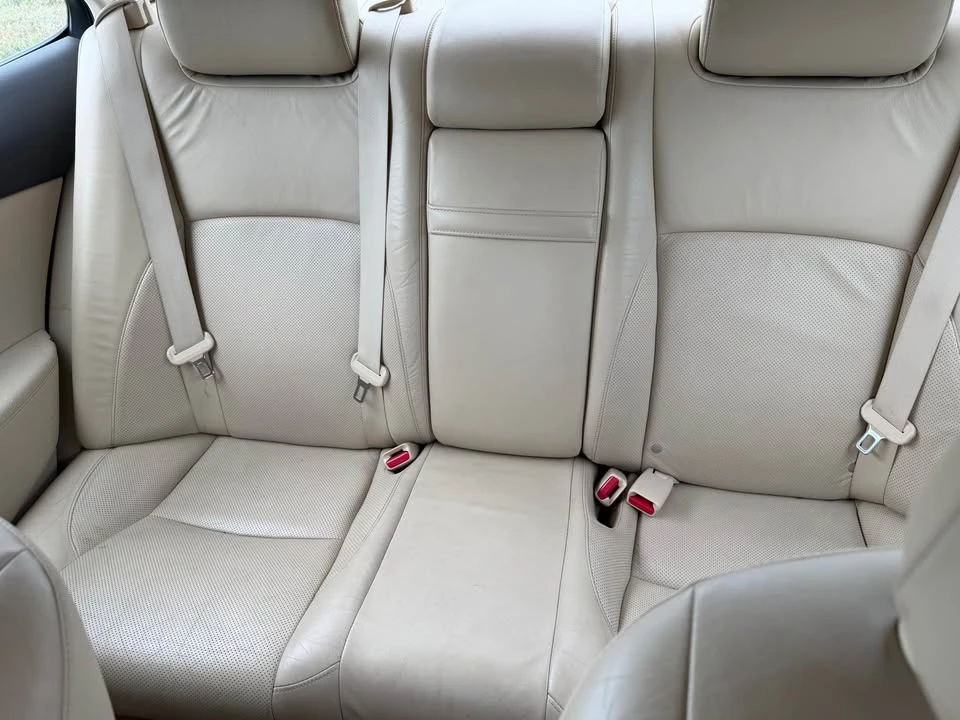 2010 Lexus ES 5th Gen - Image 10 of 13