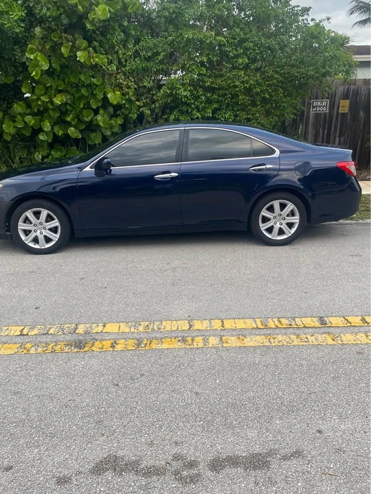 2010 Lexus ES 5th Gen - Image 6 of 7