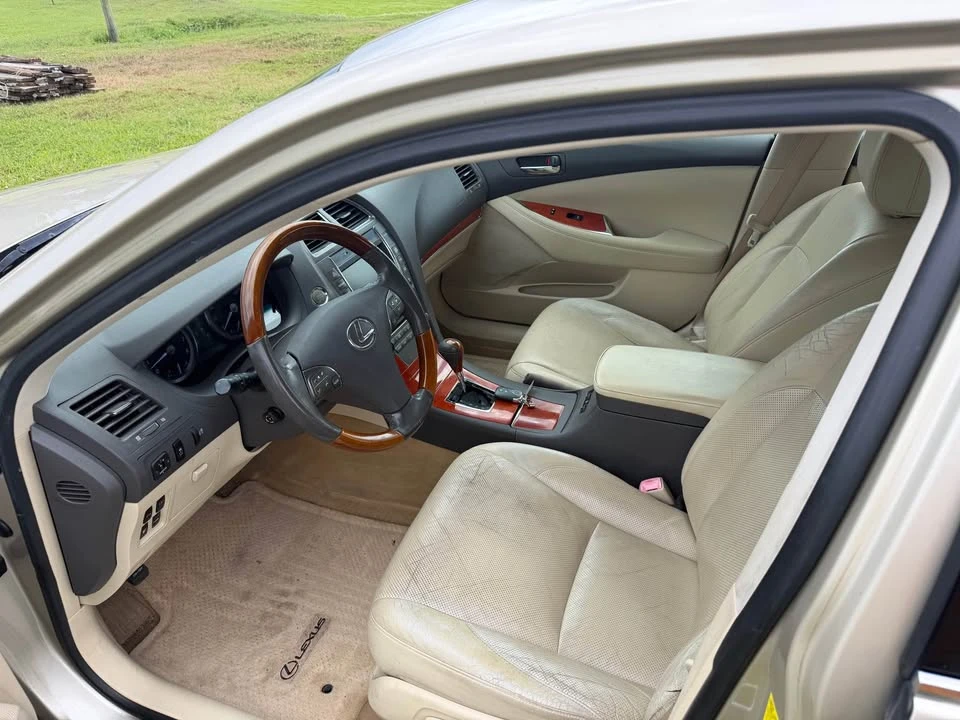 2010 Lexus ES 5th Gen - Image 7 of 13