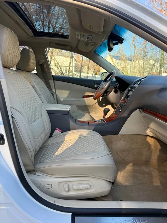 2010 Lexus ES 5th Gen - Image 8 of 19