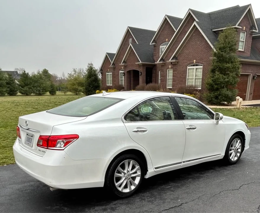 2010 Lexus ES 5th Gen - Image 5 of 14