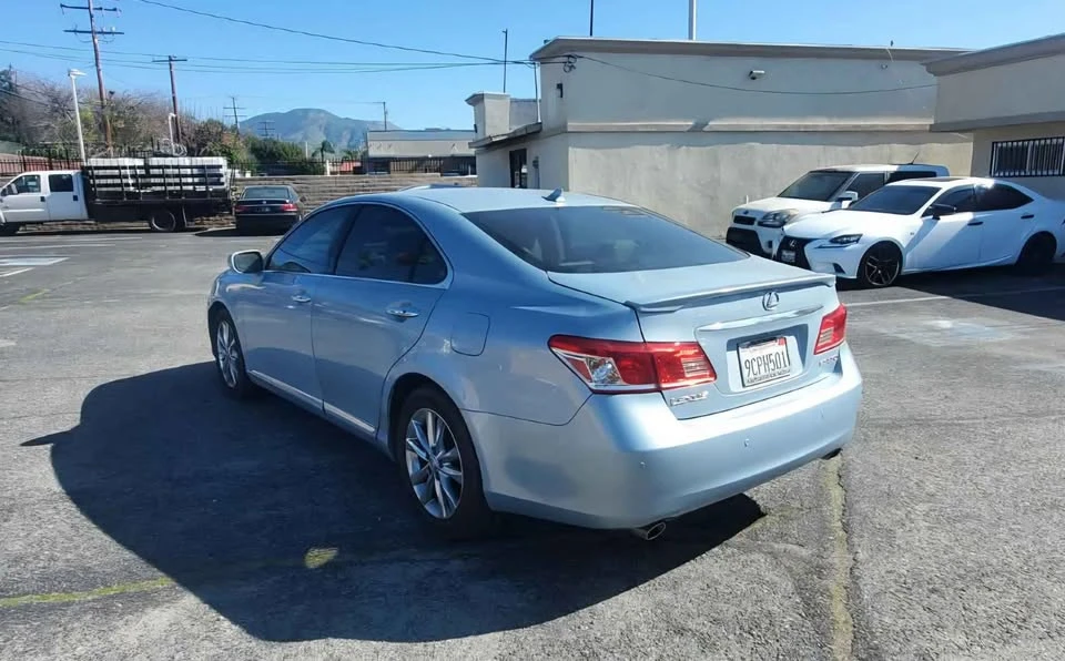 2010 Lexus ES 5th Gen - Image 4 of 20