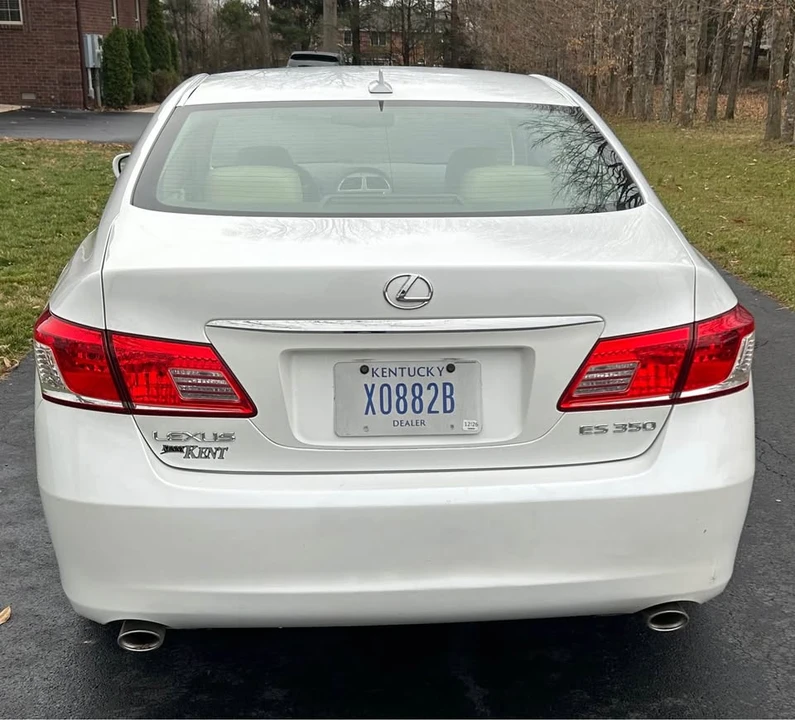 2010 Lexus ES 5th Gen - Image 4 of 14