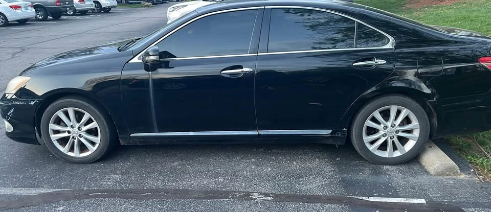 2010 Lexus ES 5th Gen - Image 3 of 4