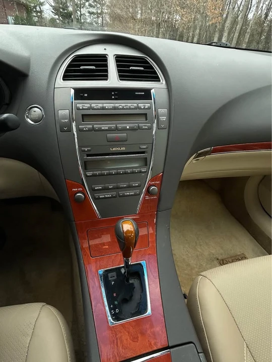 2010 Lexus ES 5th Gen - Image 13 of 14