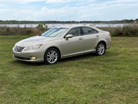 2010 Lexus ES 350 Luxury Sedan