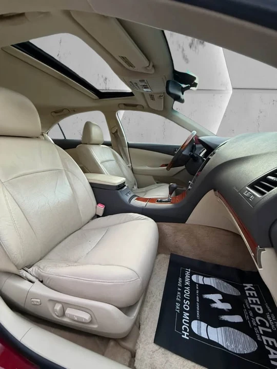 2010 Lexus ES 5th Gen - Image 14 of 18