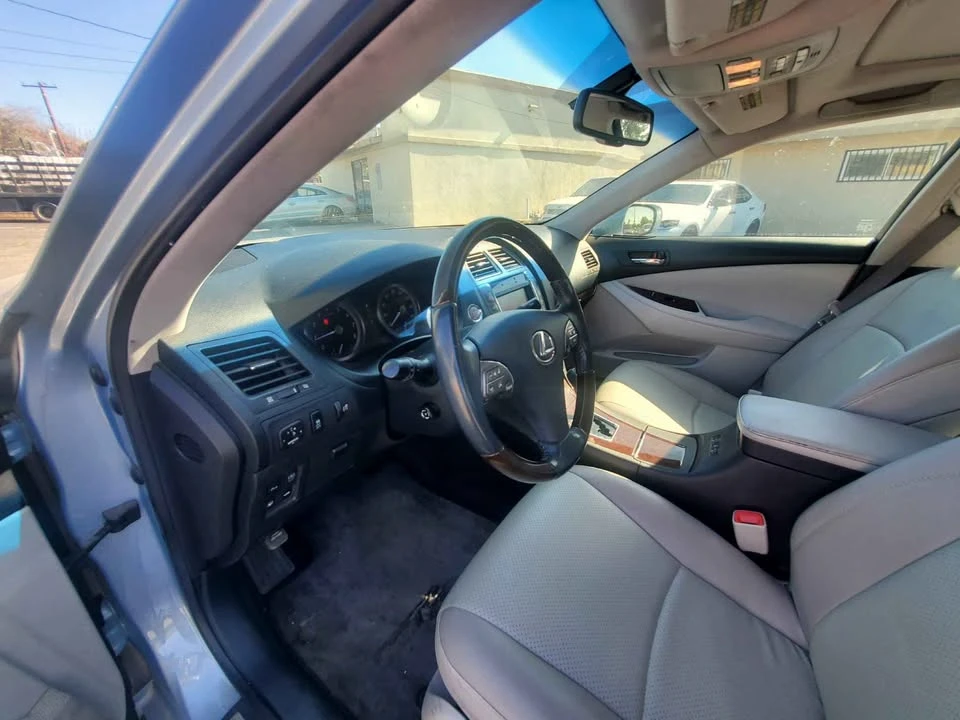 2010 Lexus ES 5th Gen - Image 15 of 20