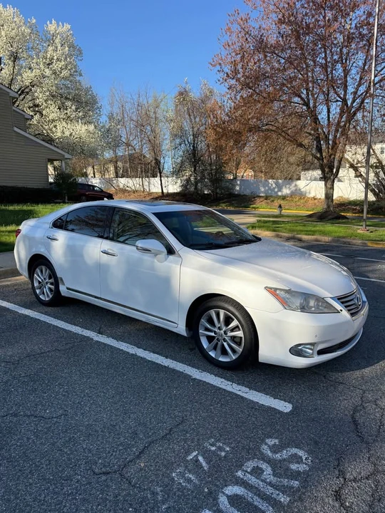 2010 Lexus ES 5th Gen - Image 12 of 19