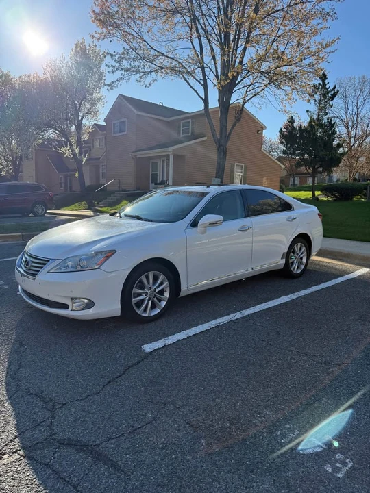2010 Lexus ES 5th Gen - Image 4 of 19