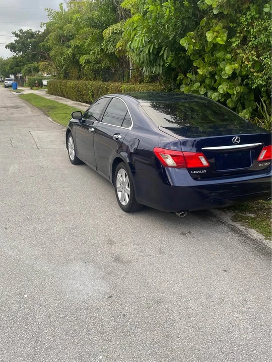 2010 Lexus ES 5th Gen - Image 5 of 7