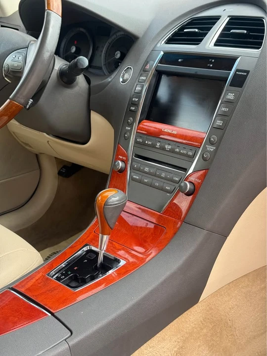 2010 Lexus ES 5th Gen - Image 16 of 18