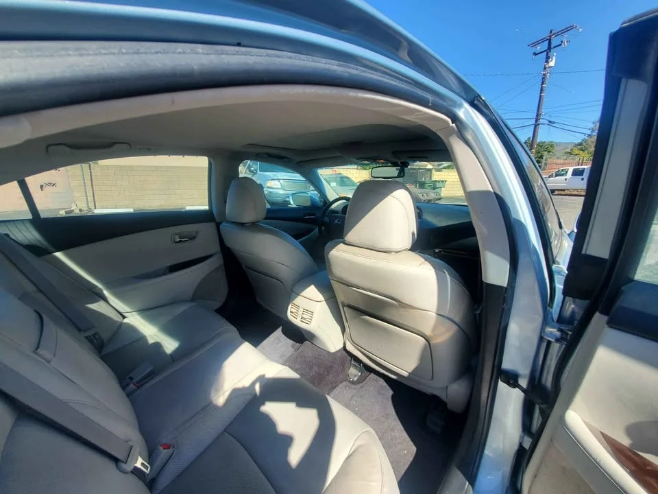 2010 Lexus ES 5th Gen - Image 11 of 20